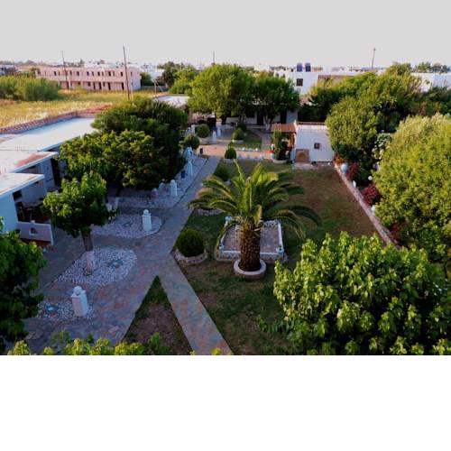 Avra Studios & Apartments