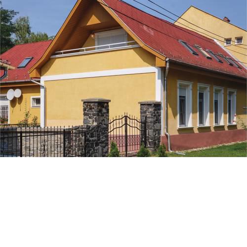 Awesome apartment in Badacsonytomaj w/ 2 Bedrooms