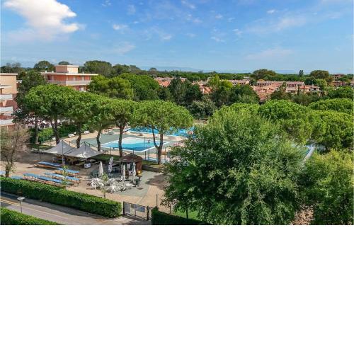 Awesome apartment in Bibione with 2 Bedrooms and Outdoor swimming pool