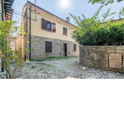 Awesome Apartment In Castel Arquato With Wifi And 2 Bedrooms 2