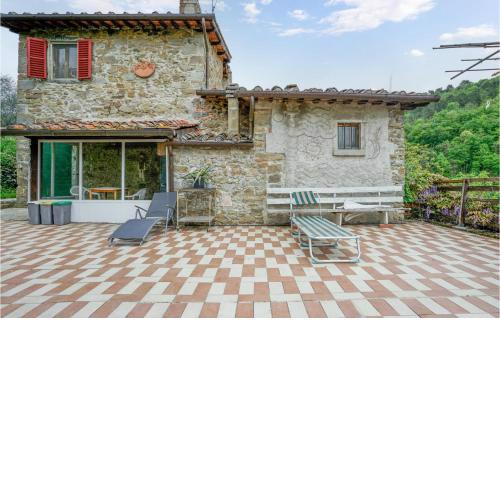 Awesome Apartment In Castelfranco Piandisc With 1 Bedrooms