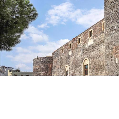 Awesome apartment in Catania with WiFi and 2 Bedrooms