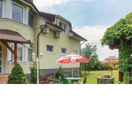 Awesome apartment in Gyenesdiás w/ WiFi and 7 Bedrooms