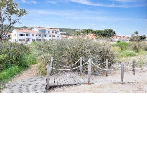 Awesome apartment in Palau with 3 Bedrooms and WiFi
