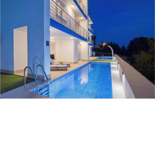 Awesome apartment in Smokvica Krmpotska with WiFi, Outdoor swimming pool and 2 Bedrooms