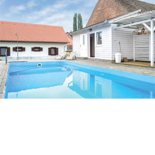 Awesome apartment in Váralja w/ Outdoor swimming pool, WiFi and 1 Bedrooms