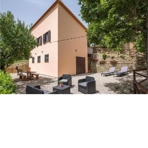 Awesome home in Castiglion Fiorentino with WiFi and 2 Bedrooms