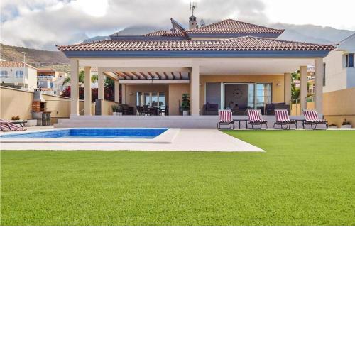 Awesome home in Costa Adeje with Outdoor swimming pool, WiFi and 5 Bedrooms