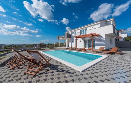 Awesome home in Debeljak w/ Outdoor swimming pool and 4 Bedrooms