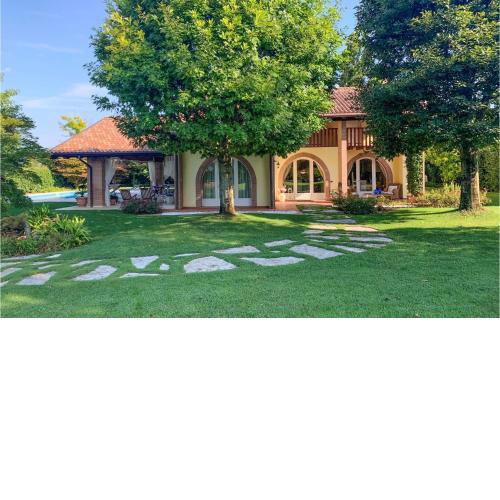 Awesome Home In Fanzolo Di Vedelago With Wifi, Private Swimming Pool And 5 Bedrooms