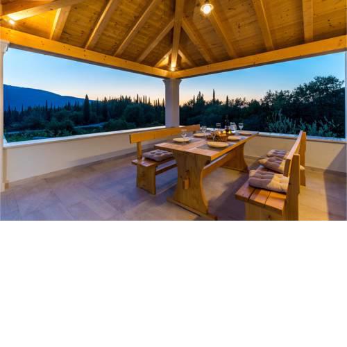 Awesome home in Gruda w/ Outdoor swimming pool and 5 Bedrooms