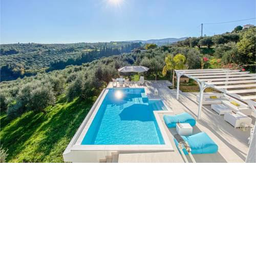 Awesome home in Koroni w/ Outdoor swimming pool and 3 Bedrooms
