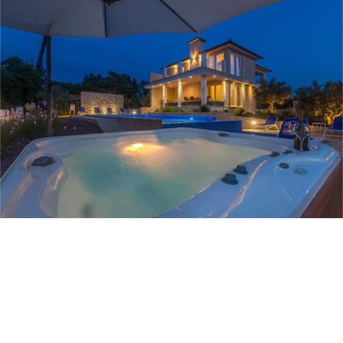 Awesome home in Malinska w/ Outdoor swimming pool, Jacuzzi and 4 Bedrooms