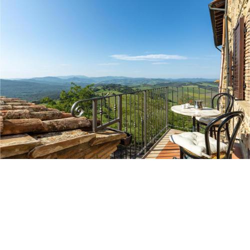 Awesome home in Mazzolla with 3 Bedrooms and WiFi
