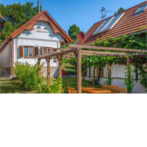Awesome home in Moschendorf with 1 Bedrooms