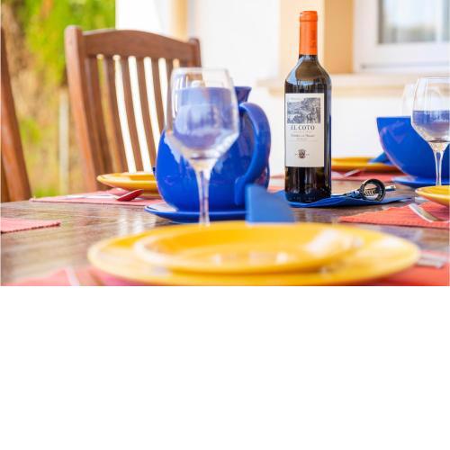 Awesome home in Palma De Mallorca with Outdoor swimming pool, WiFi and 3 Bedrooms