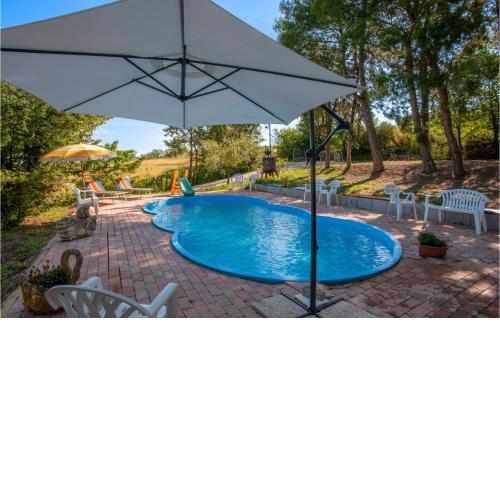 Awesome home in Piagge with WiFi, 4 Bedrooms and Outdoor swimming pool