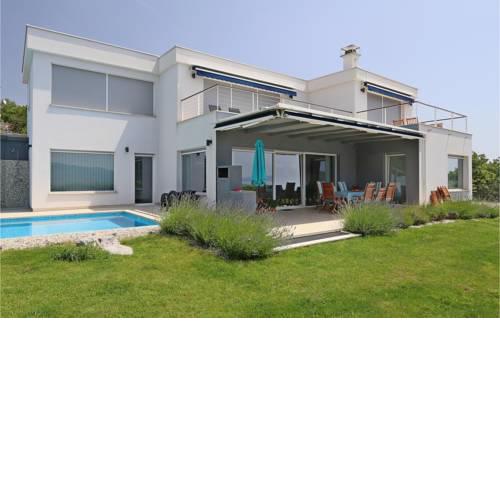 Awesome home in Rijeka w/ Outdoor swimming pool and 6 Bedrooms