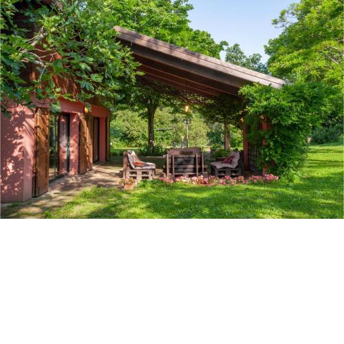 Awesome home in Roncosambaccio with 2 Bedrooms and WiFi