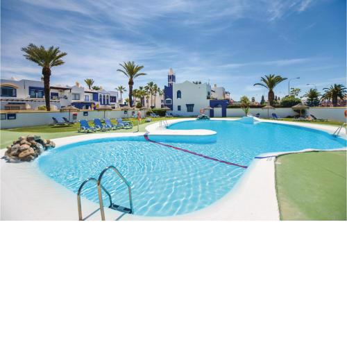 Awesome home in Roquetas de Mar w/ Outdoor swimming pool, WiFi and Outdoor swimming pool