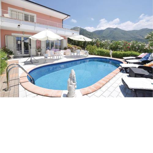 Awesome home in Tortora Praia a Mare with 6 Bedrooms, Jacuzzi and WiFi