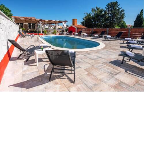 Awesome home in Turanj w/ Jacuzzi, WiFi and Heated swimming pool