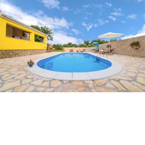 Awesome home in Vinjerac w/ Outdoor swimming pool and 4 Bedrooms
