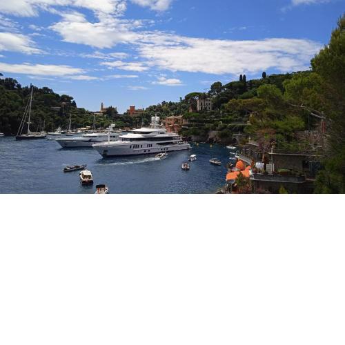 Azzurra holiday home - 850 m al mare - 75 mq - balconata vivibile - wi-fi - pay tv gratis - posteggio auto condominiale non assegnato