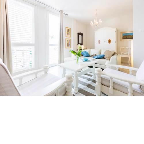 Azzurro apt. in old town center