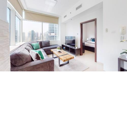 B027 - Spacious 1BR in Botanica Tower