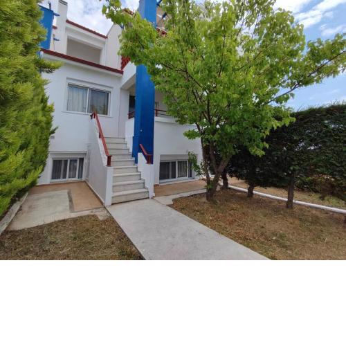 B11 Seafront villa