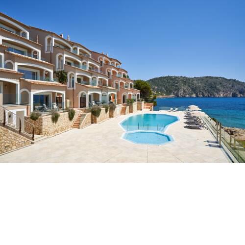 Bahia Camp de Mar Suites