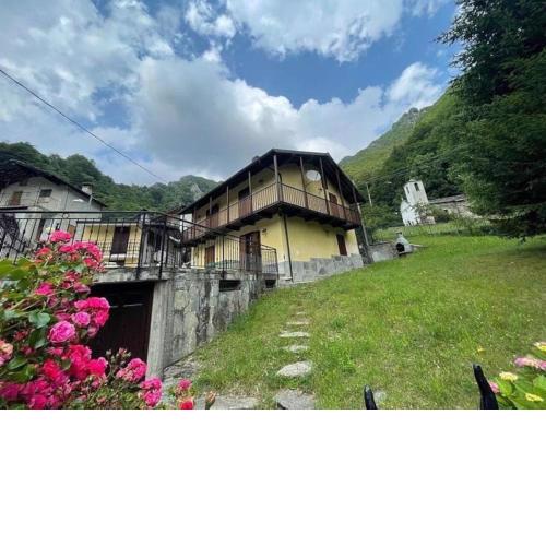 Baita pressi Gran Paradiso