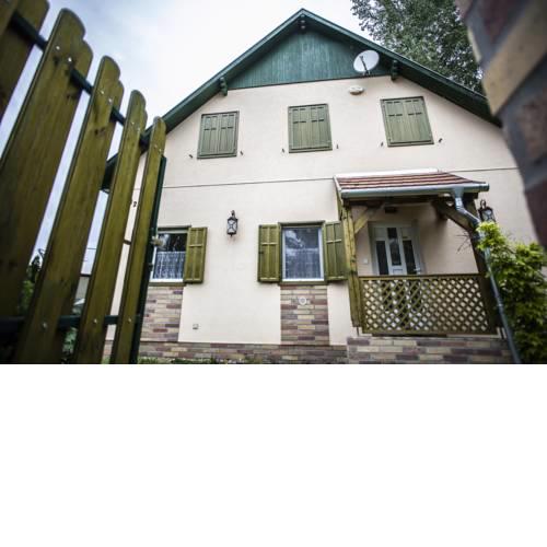Balatonberény Lake View Holiday Cottage