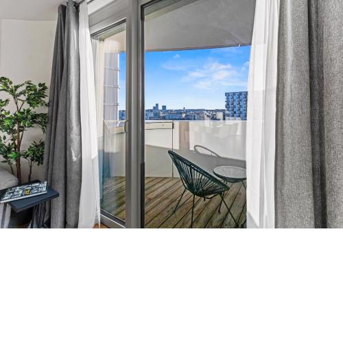 Balcony I 5 Minutes to Belvedere I Great Location 2 Minutes to Main station