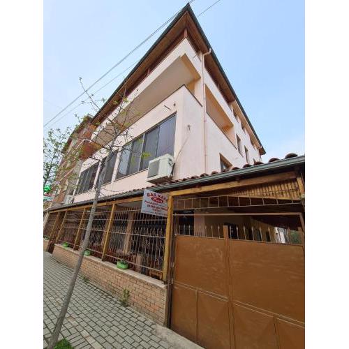 Bar Kafe Pjetri Guest House