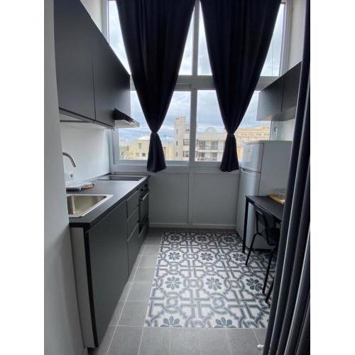 Bari LandLord 242
