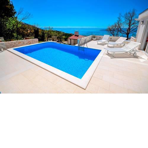 Bast Villa Sleeps 12 Pool Air Con WiFi