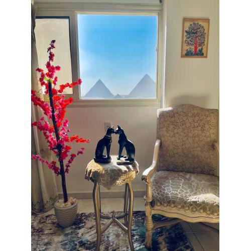 Bastet Pyramids View Apartment