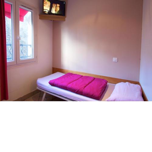 Bastille Hostel