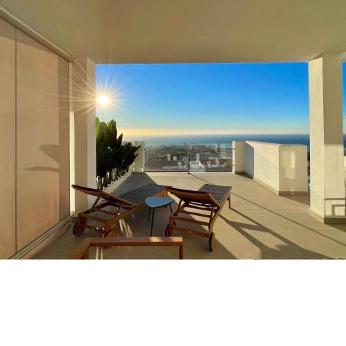 Bayview - Unique Top modern duplex penthouse with sea views and a private hot tub