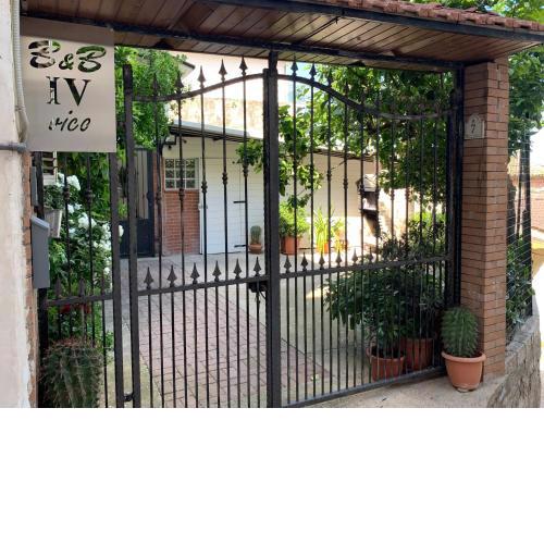 B&B IV Vico