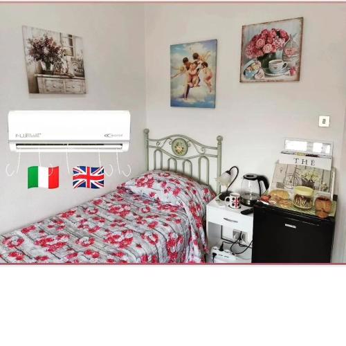 B&B POTHOS - ENG ITA - Rooms with Air Conditioning Wi-Fi Fridge Netflix Bike Rent Local Guide - Camere con aria condizionata, frigo, internet, guida locale, noleggio bici