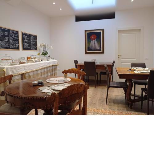B&B S. Trinità 18 Suites & Rooms