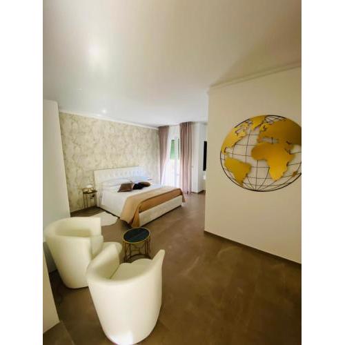 B&B THE WORLD