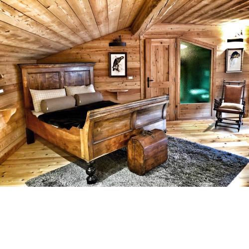 B&B Woodensuite