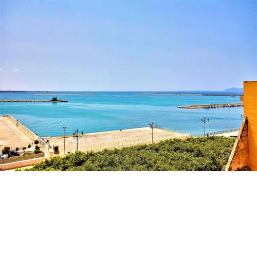 BE SICILY - in centro sul mare New 2023 - in the center 2 min by walk to the beach - 70 mq