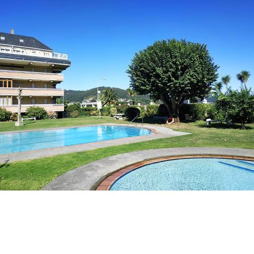 Beach and Pool Deluxe 2