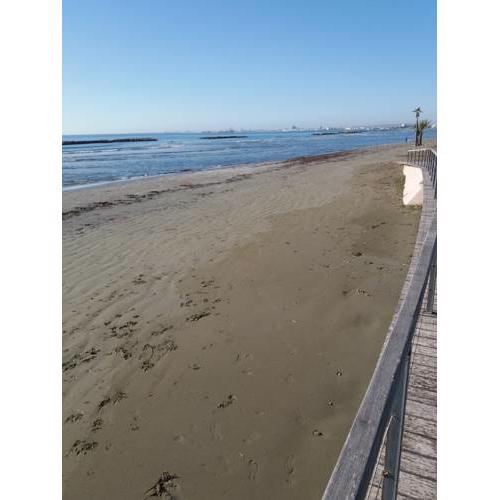 Beach Apartment 200m from Yanathes Beach Larnaca