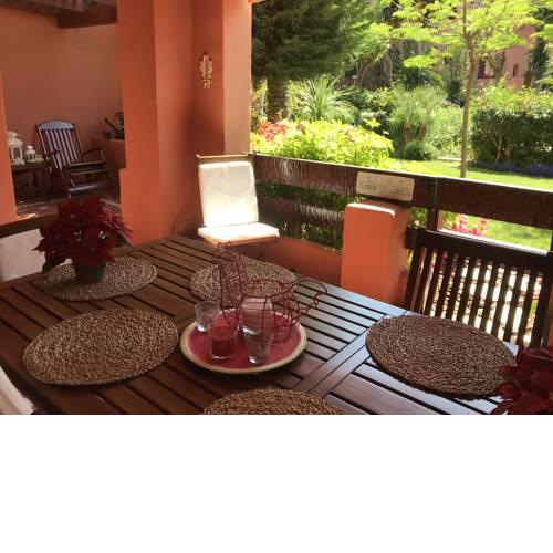 BEACH APARTMENT with free wifi/satellite tv; 150m from beach